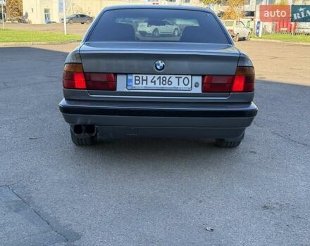 Серый БМВ 5 Серия, объемом двигателя 2 л и пробегом 295 тыс. км за 3000 $, фото 4 на Automoto.ua