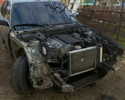 Серый БМВ 5 Серия, объемом двигателя 2 л и пробегом 298 тыс. км за 1200 $, фото 3 на Automoto.ua