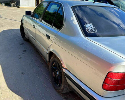 Серый БМВ 5 Серия, объемом двигателя 2 л и пробегом 392 тыс. км за 1850 $, фото 3 на Automoto.ua