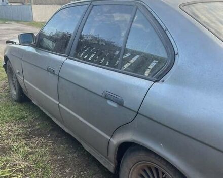 Серый БМВ 5 Серия, объемом двигателя 2 л и пробегом 500 тыс. км за 2500 $, фото 1 на Automoto.ua