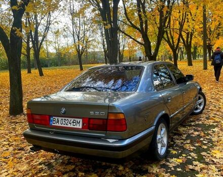 Серый БМВ 5 Серия, объемом двигателя 2 л и пробегом 407 тыс. км за 3200 $, фото 1 на Automoto.ua