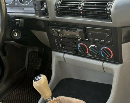 Серый БМВ 5 Серия, объемом двигателя 2.4 л и пробегом 350 тыс. км за 2450 $, фото 17 на Automoto.ua