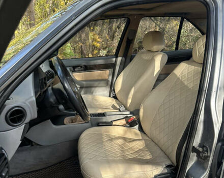 Серый БМВ 5 Серия, объемом двигателя 2.4 л и пробегом 350 тыс. км за 2450 $, фото 13 на Automoto.ua