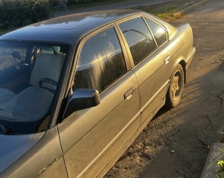 Серый БМВ 5 Серия, объемом двигателя 2.4 л и пробегом 535 тыс. км за 2500 $, фото 3 на Automoto.ua