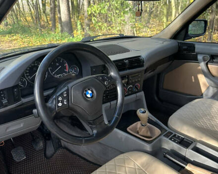 Серый БМВ 5 Серия, объемом двигателя 2.4 л и пробегом 350 тыс. км за 2450 $, фото 14 на Automoto.ua