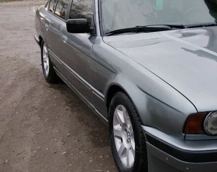 Серый БМВ 5 Серия, объемом двигателя 2.5 л и пробегом 300 тыс. км за 2200 $, фото 1 на Automoto.ua