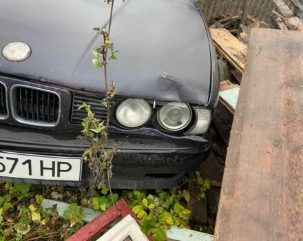 Сірий БМВ 5 Серія, об'ємом двигуна 2 л та пробігом 300 тис. км за 600 $, фото 1 на Automoto.ua