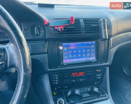 Серый БМВ 5 Серия, объемом двигателя 2.8 л и пробегом 380 тыс. км за 4500 $, фото 5 на Automoto.ua