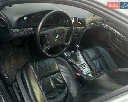 Серый БМВ 5 Серия, объемом двигателя 2.49 л и пробегом 315 тыс. км за 6000 $, фото 3 на Automoto.ua