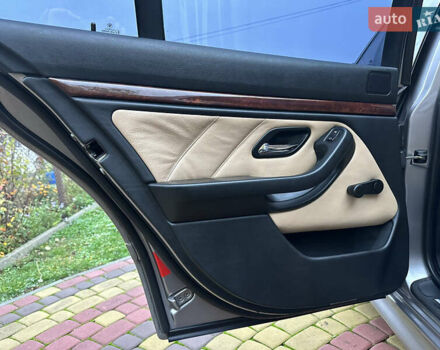 Сірий БМВ 5 Серія, об'ємом двигуна 2.5 л та пробігом 250 тис. км за 8000 $, фото 41 на Automoto.ua