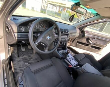 Серый БМВ 5 Серия, объемом двигателя 2.3 л и пробегом 418 тыс. км за 3600 $, фото 4 на Automoto.ua