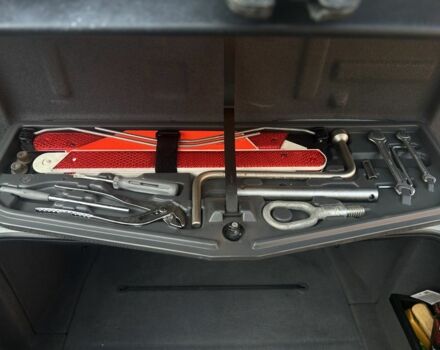 Серый БМВ 5 Серия, объемом двигателя 2.5 л и пробегом 315 тыс. км за 6000 $, фото 7 на Automoto.ua