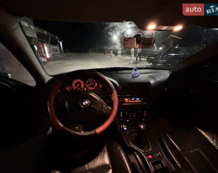 Серый БМВ 5 Серия, объемом двигателя 2.5 л и пробегом 322 тыс. км за 3100 $, фото 12 на Automoto.ua