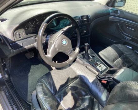 Серый БМВ 5 Серия, объемом двигателя 2 л и пробегом 400 тыс. км за 3200 $, фото 1 на Automoto.ua