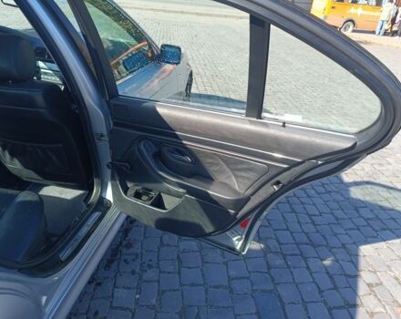 Серый БМВ 5 Серия, объемом двигателя 2.5 л и пробегом 230 тыс. км за 4600 $, фото 5 на Automoto.ua