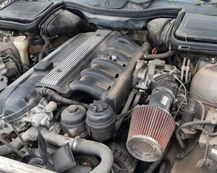 Серый БМВ 5 Серия, объемом двигателя 2.8 л и пробегом 343 тыс. км за 3100 $, фото 13 на Automoto.ua