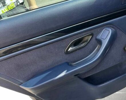 Серый БМВ 5 Серия, объемом двигателя 2 л и пробегом 400 тыс. км за 4000 $, фото 6 на Automoto.ua