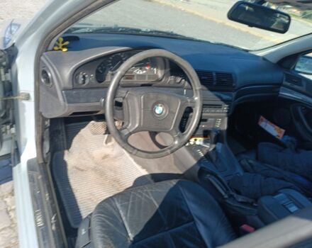 Серый БМВ 5 Серия, объемом двигателя 2.5 л и пробегом 230 тыс. км за 4600 $, фото 12 на Automoto.ua