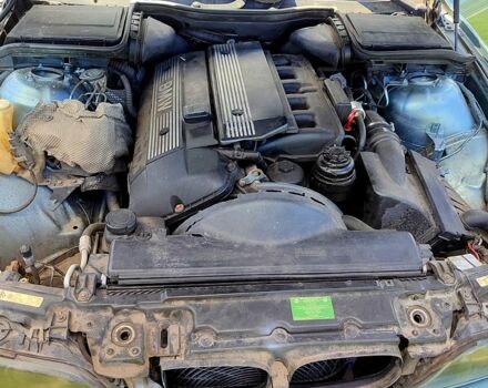 Серый БМВ 5 Серия, объемом двигателя 2.8 л и пробегом 210 тыс. км за 2700 $, фото 8 на Automoto.ua