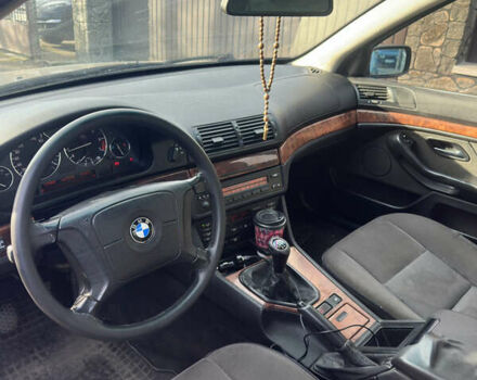 Серый БМВ 5 Серия, объемом двигателя 2.5 л и пробегом 375 тыс. км за 2900 $, фото 3 на Automoto.ua