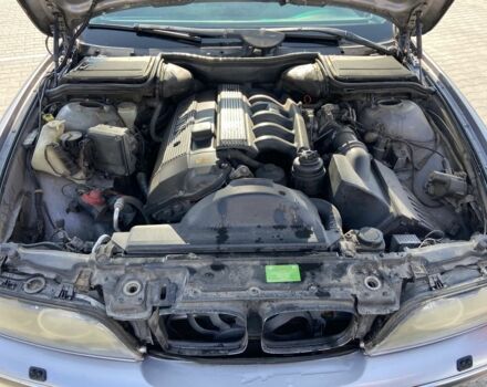 Серый БМВ 5 Серия, объемом двигателя 2.3 л и пробегом 418 тыс. км за 3600 $, фото 3 на Automoto.ua