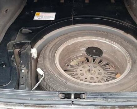 Серый БМВ 5 Серия, объемом двигателя 2.8 л и пробегом 343 тыс. км за 3100 $, фото 7 на Automoto.ua