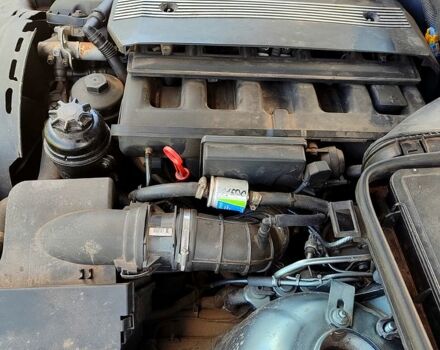 Серый БМВ 5 Серия, объемом двигателя 2.8 л и пробегом 210 тыс. км за 2700 $, фото 2 на Automoto.ua