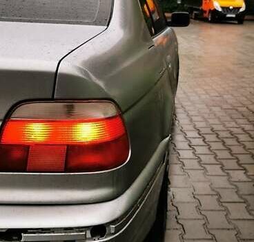 Сірий БМВ 5 Серія, об'ємом двигуна 2.49 л та пробігом 220 тис. км за 5850 $, фото 1 на Automoto.ua