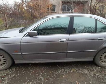 Серый БМВ 5 Серия, объемом двигателя 2.8 л и пробегом 343 тыс. км за 3100 $, фото 2 на Automoto.ua