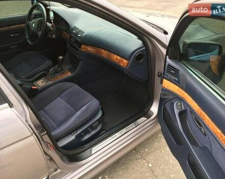 Серый БМВ 5 Серия, объемом двигателя 3.5 л и пробегом 262 тыс. км за 6999 $, фото 2 на Automoto.ua