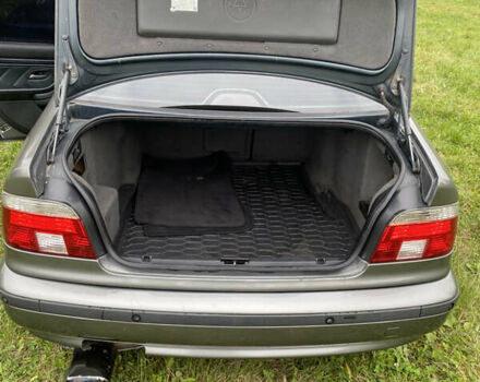 Серый БМВ 5 Серия, объемом двигателя 2.8 л и пробегом 400 тыс. км за 5000 $, фото 5 на Automoto.ua