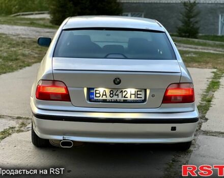 Серый БМВ 5 Серия, объемом двигателя 2 л и пробегом 300 тыс. км за 2999 $, фото 5 на Automoto.ua