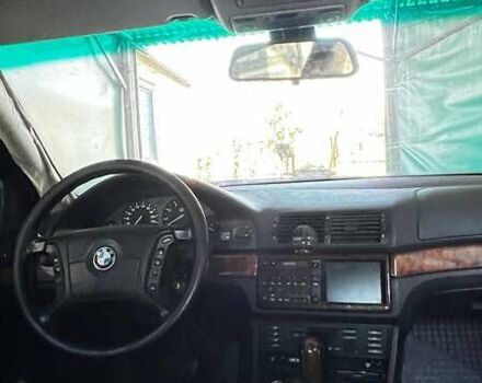 Серый БМВ 5 Серия, объемом двигателя 3.5 л и пробегом 300 тыс. км за 3800 $, фото 3 на Automoto.ua