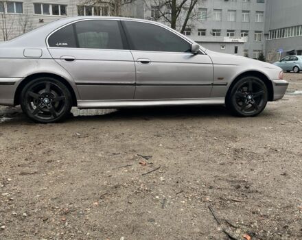 Серый БМВ 5 Серия, объемом двигателя 2 л и пробегом 420 тыс. км за 5000 $, фото 1 на Automoto.ua