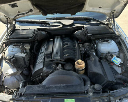Сірий БМВ 5 Серія, об'ємом двигуна 2 л та пробігом 450 тис. км за 4599 $, фото 9 на Automoto.ua