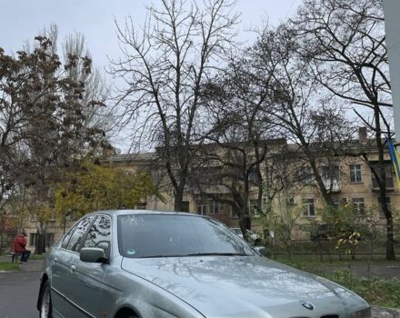 Серый БМВ 5 Серия, объемом двигателя 2.5 л и пробегом 230 тыс. км за 4050 $, фото 3 на Automoto.ua