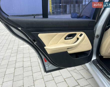 Серый БМВ 5 Серия, объемом двигателя 4.4 л и пробегом 350 тыс. км за 4999 $, фото 41 на Automoto.ua