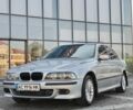 Серый БМВ 5 Серия, объемом двигателя 4.4 л и пробегом 340 тыс. км за 4617 $, фото 1 на Automoto.ua