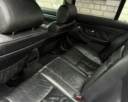 Серый БМВ 5 Серия, объемом двигателя 2.5 л и пробегом 299 тыс. км за 3850 $, фото 3 на Automoto.ua