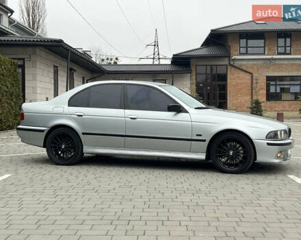 Серый БМВ 5 Серия, объемом двигателя 4.4 л и пробегом 350 тыс. км за 4999 $, фото 12 на Automoto.ua