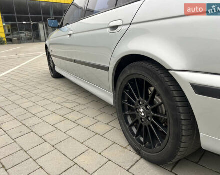 Серый БМВ 5 Серия, объемом двигателя 4.4 л и пробегом 350 тыс. км за 4999 $, фото 21 на Automoto.ua
