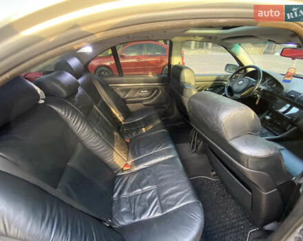 Серый БМВ 5 Серия, объемом двигателя 4.4 л и пробегом 577 тыс. км за 6700 $, фото 24 на Automoto.ua