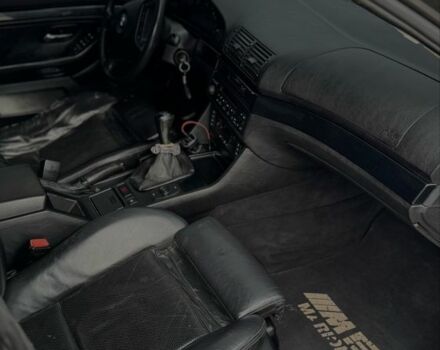 Серый БМВ 5 Серия, объемом двигателя 2 л и пробегом 235 тыс. км за 3599 $, фото 4 на Automoto.ua