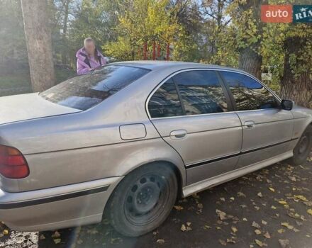 Серый БМВ 5 Серия, объемом двигателя 2 л и пробегом 295 тыс. км за 4000 $, фото 2 на Automoto.ua