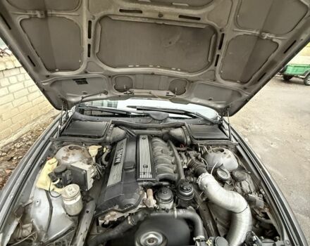 Серый БМВ 5 Серия, объемом двигателя 2.5 л и пробегом 299 тыс. км за 3850 $, фото 4 на Automoto.ua