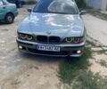 Серый БМВ 5 Серия, объемом двигателя 3.5 л и пробегом 300 тыс. км за 4007 $, фото 1 на Automoto.ua