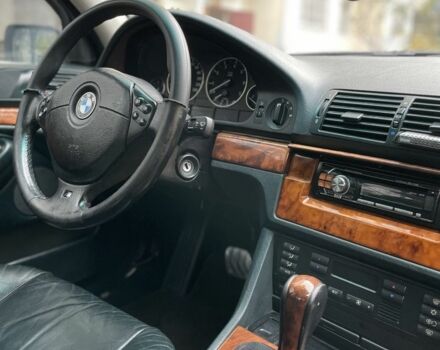 Серый БМВ 5 Серия, объемом двигателя 2.5 л и пробегом 230 тыс. км за 4050 $, фото 23 на Automoto.ua