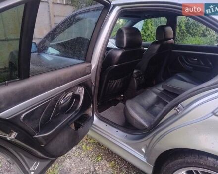 Серый БМВ 5 Серия, объемом двигателя 4.4 л и пробегом 999 тыс. км за 7800 $, фото 19 на Automoto.ua