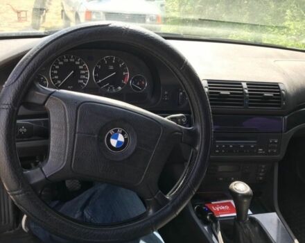 Серый БМВ 5 Серия, объемом двигателя 2 л и пробегом 363 тыс. км за 3900 $, фото 6 на Automoto.ua