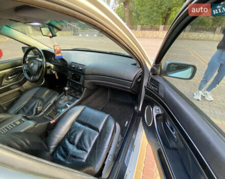 Серый БМВ 5 Серия, объемом двигателя 4.4 л и пробегом 577 тыс. км за 6700 $, фото 25 на Automoto.ua